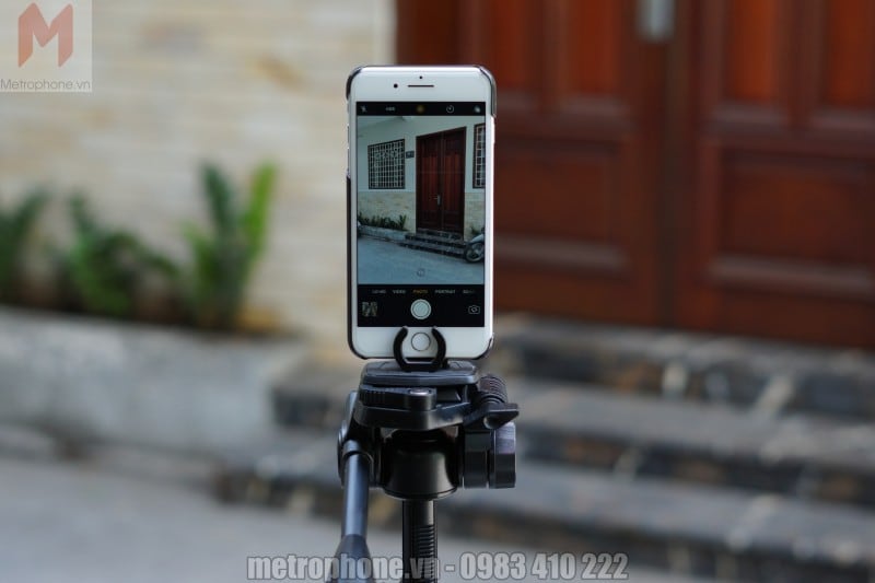 Kẹp điện thoại máy tính bảng lên chân máy ảnh - Metrophone.vn
