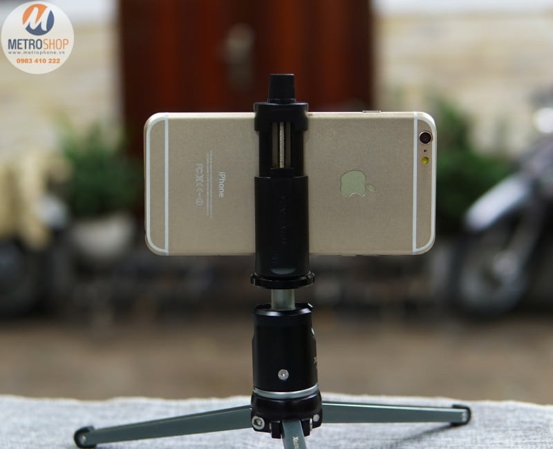 Khung kẹp gắn điện thoại lên chân máy ảnh Yunteng - Metrophone